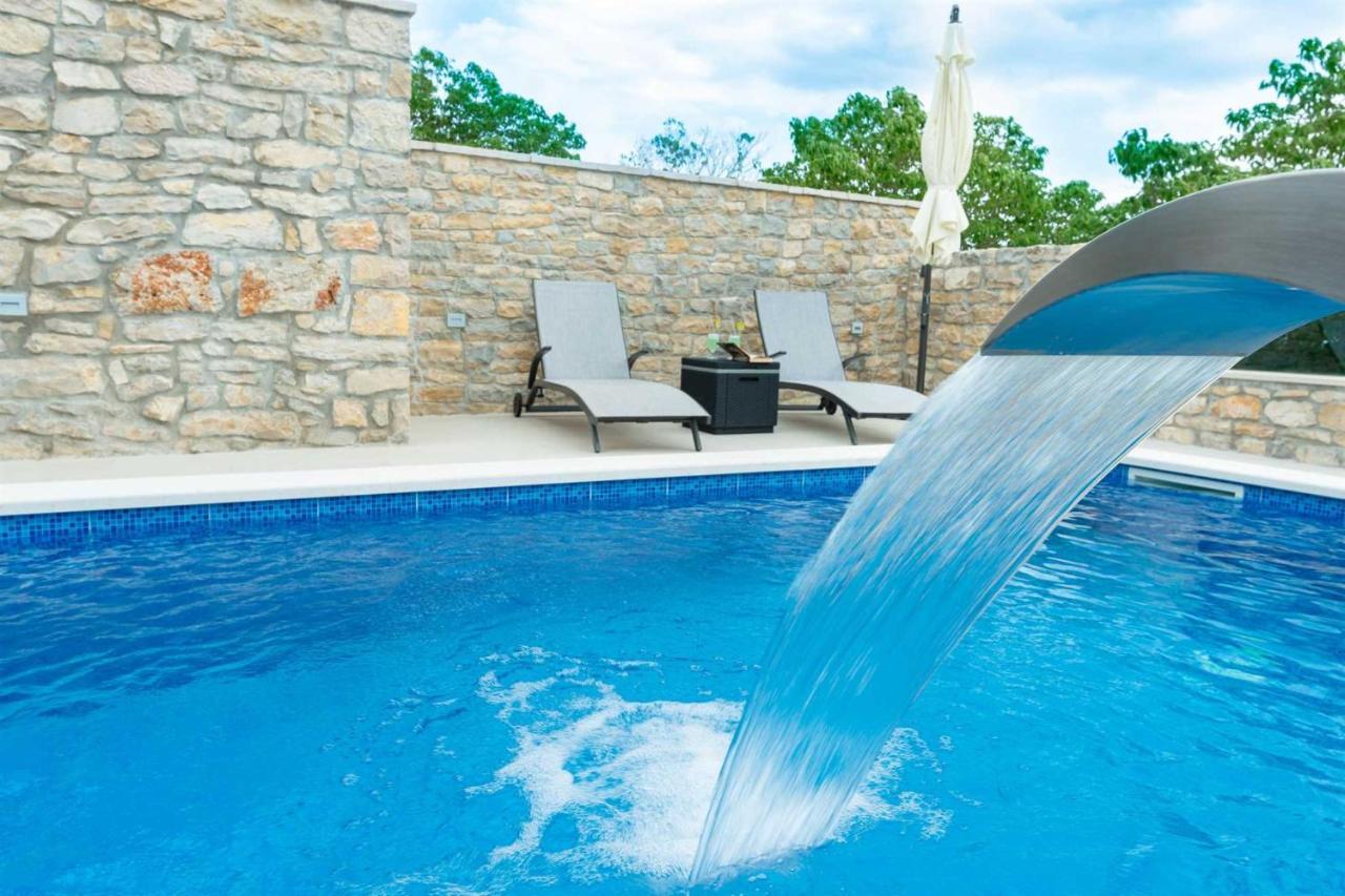 Lisane Ostrovicke Stone Villa Didovi Snovi With Heated Pool מראה חיצוני תמונה