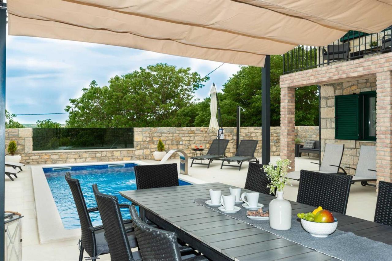 Lisane Ostrovicke Stone Villa Didovi Snovi With Heated Pool מראה חיצוני תמונה