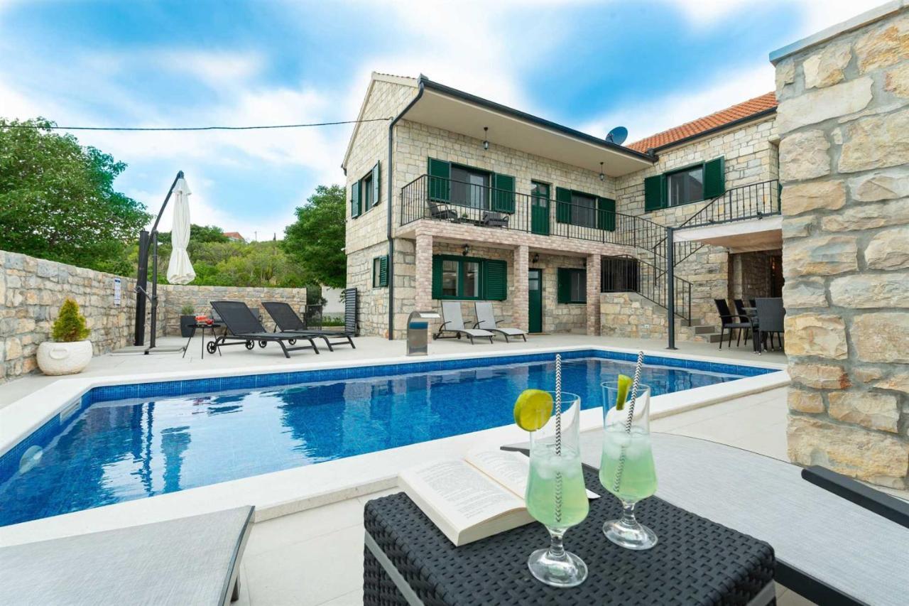 Lisane Ostrovicke Stone Villa Didovi Snovi With Heated Pool מראה חיצוני תמונה