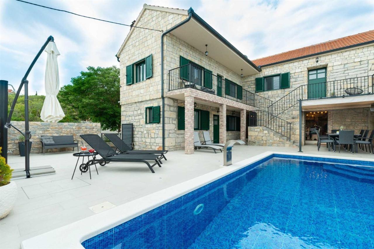 Lisane Ostrovicke Stone Villa Didovi Snovi With Heated Pool מראה חיצוני תמונה