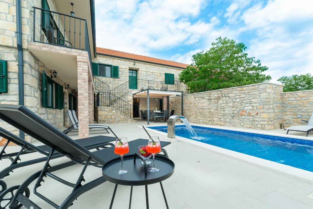 Lisane Ostrovicke Stone Villa Didovi Snovi With Heated Pool מראה חיצוני תמונה