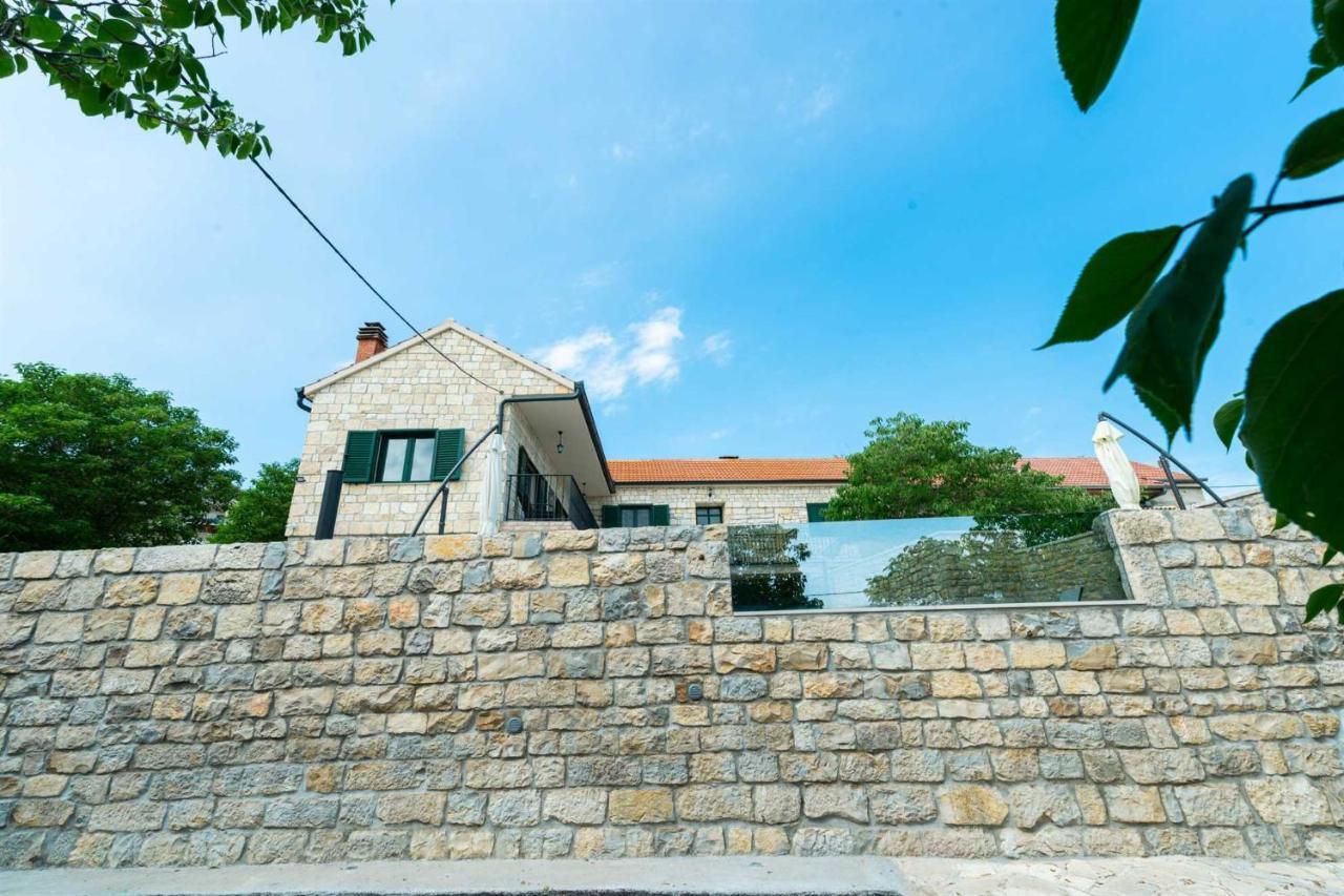 Lisane Ostrovicke Stone Villa Didovi Snovi With Heated Pool מראה חיצוני תמונה