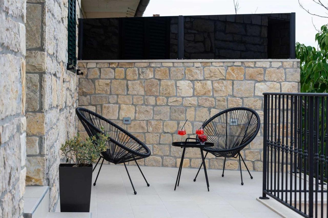 Lisane Ostrovicke Stone Villa Didovi Snovi With Heated Pool מראה חיצוני תמונה