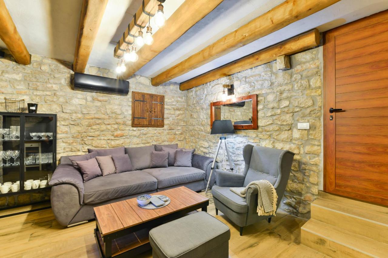 Lisane Ostrovicke Stone Villa Didovi Snovi With Heated Pool מראה חיצוני תמונה
