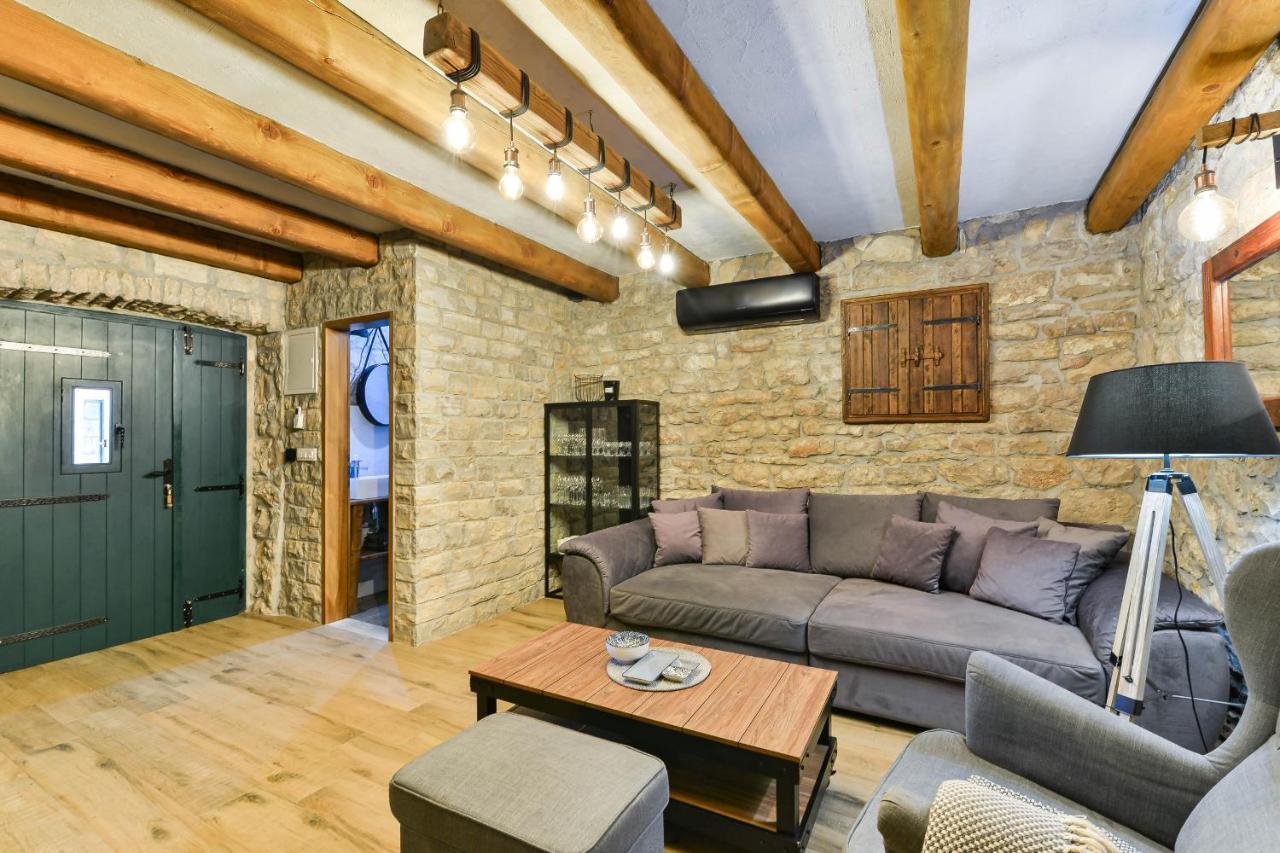 Lisane Ostrovicke Stone Villa Didovi Snovi With Heated Pool מראה חיצוני תמונה
