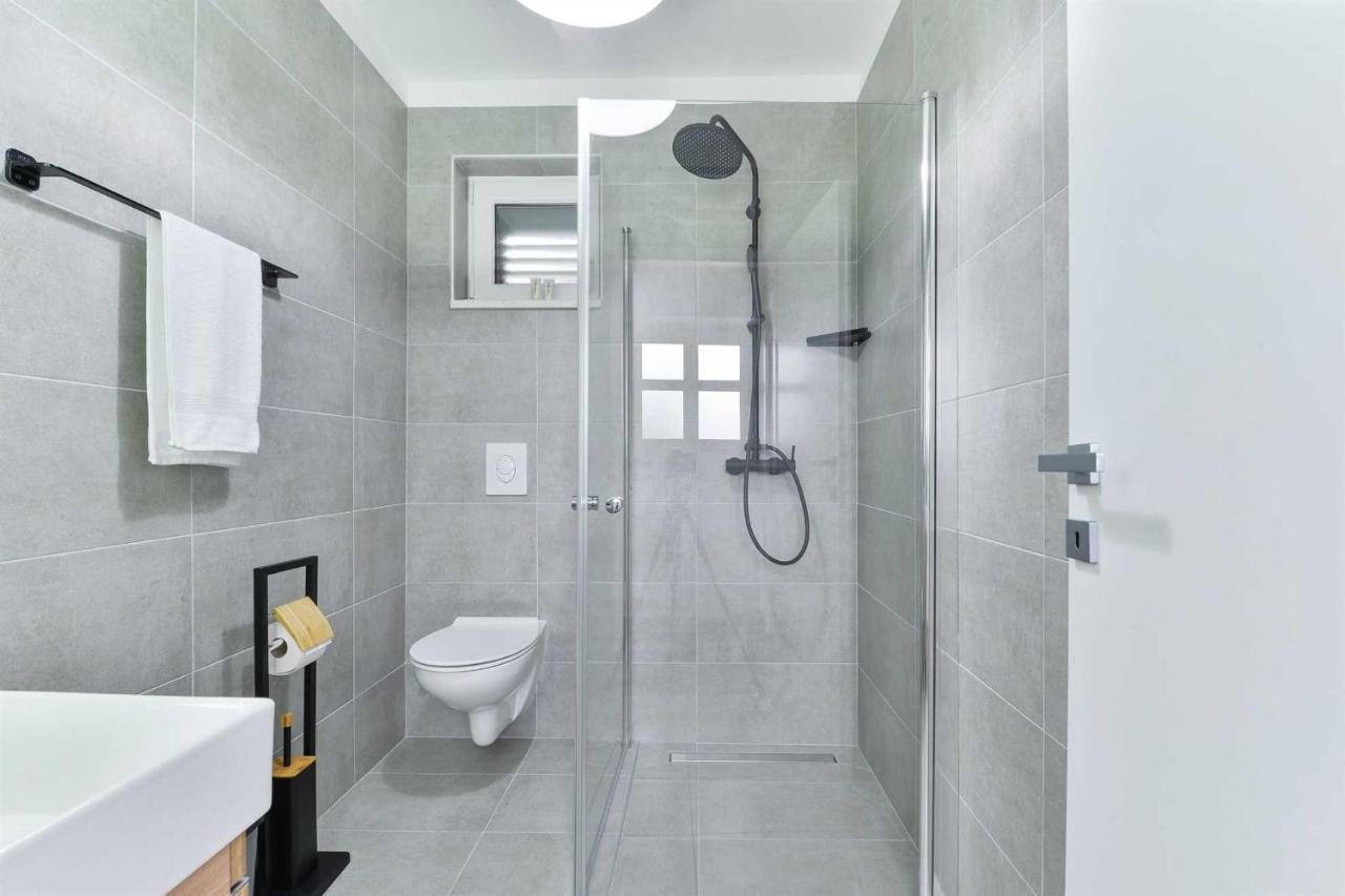 Lisane Ostrovicke Stone Villa Didovi Snovi With Heated Pool מראה חיצוני תמונה