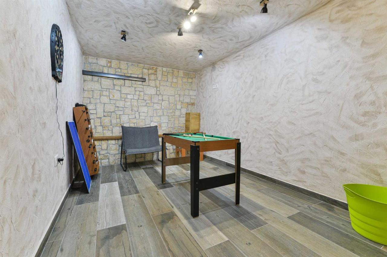 Lisane Ostrovicke Stone Villa Didovi Snovi With Heated Pool מראה חיצוני תמונה