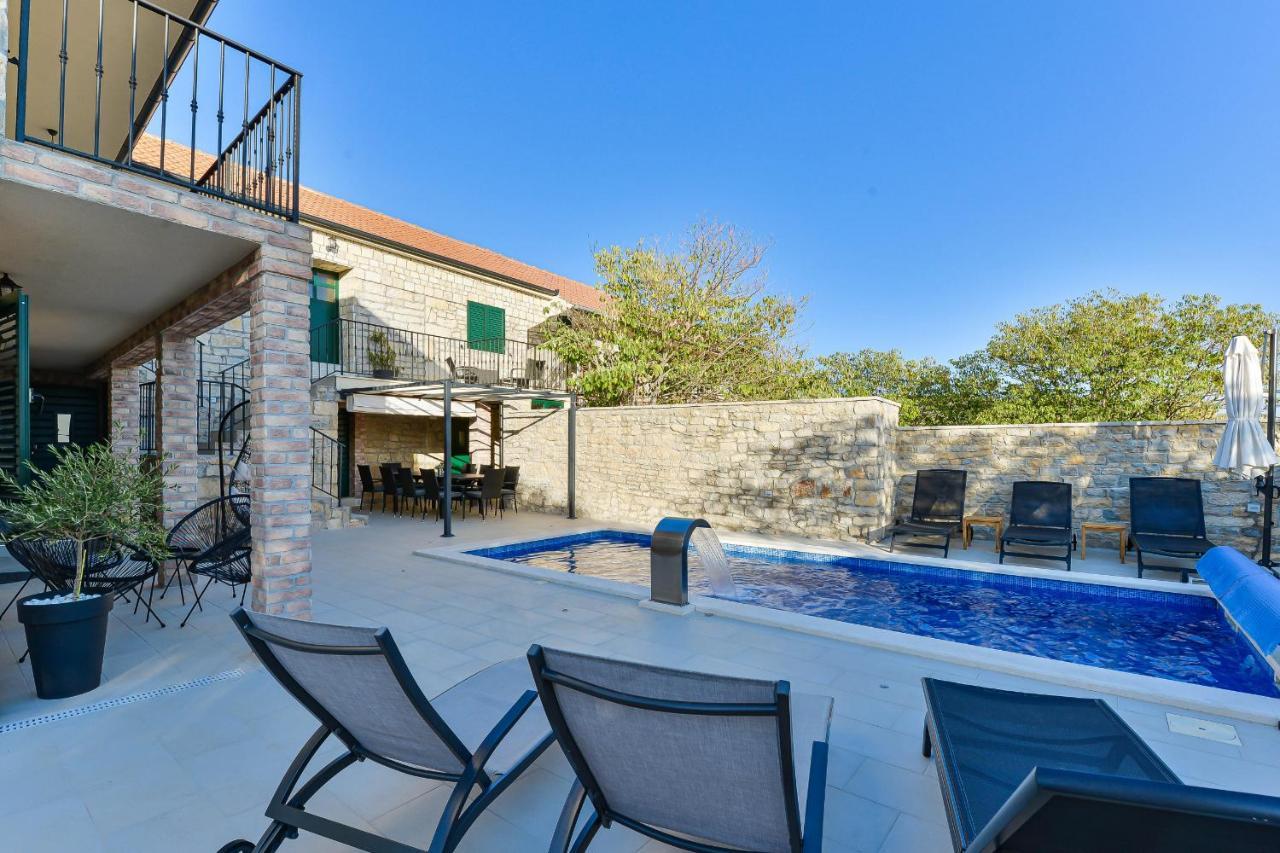 Lisane Ostrovicke Stone Villa Didovi Snovi With Heated Pool מראה חיצוני תמונה