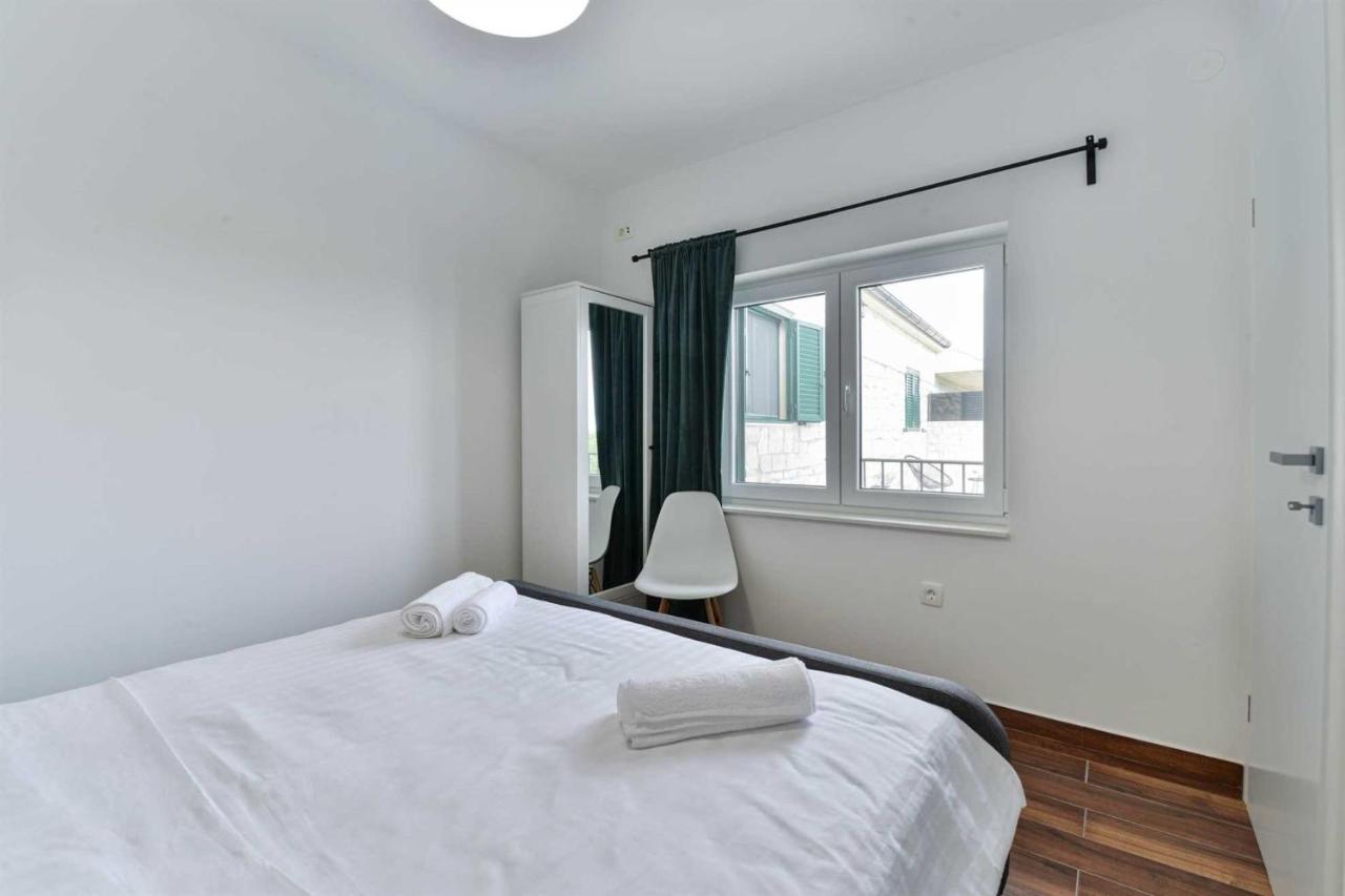 Lisane Ostrovicke Stone Villa Didovi Snovi With Heated Pool מראה חיצוני תמונה