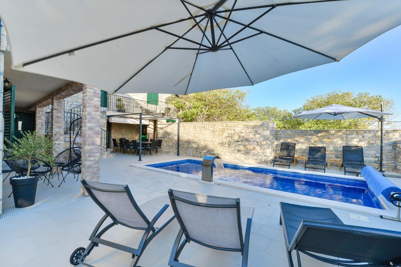 Lisane Ostrovicke Stone Villa Didovi Snovi With Heated Pool מראה חיצוני תמונה