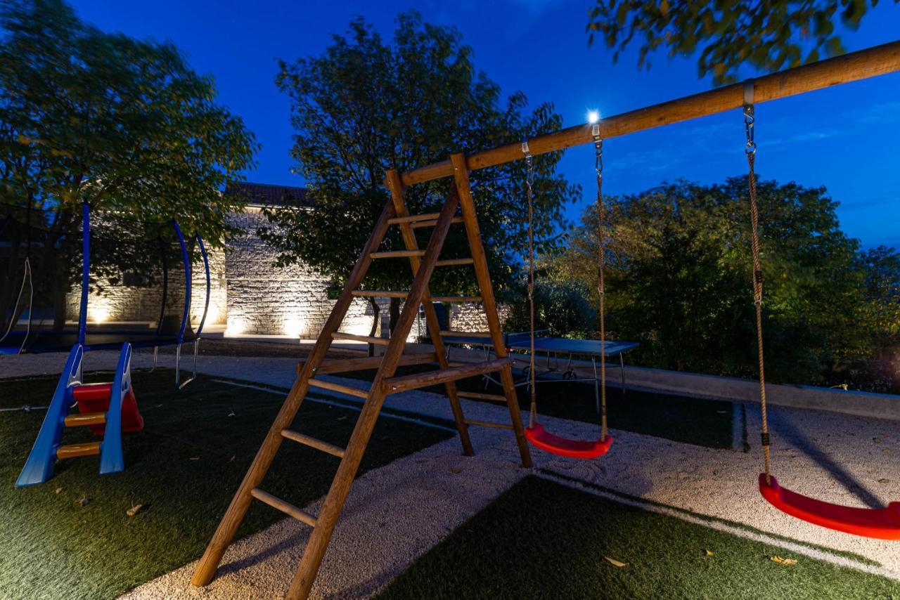 Lisane Ostrovicke Stone Villa Didovi Snovi With Heated Pool מראה חיצוני תמונה